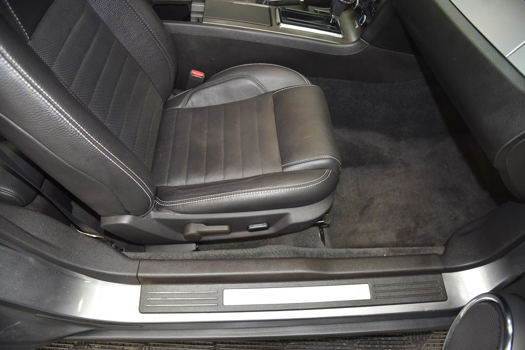 2011 Ford Mustang Image 22