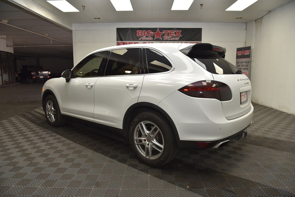 2014 Porsche Cayenne Image 3