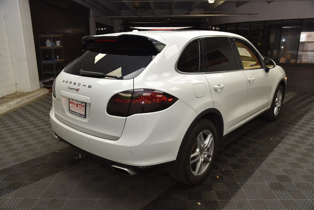 2014 Porsche Cayenne Image 13