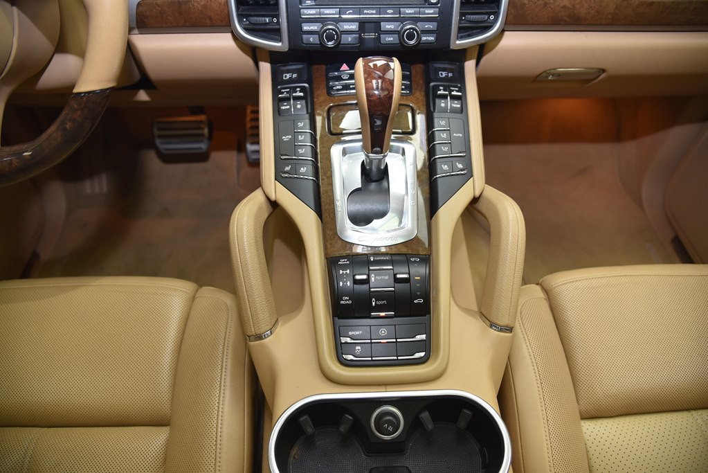 2014 Porsche Cayenne Image 32