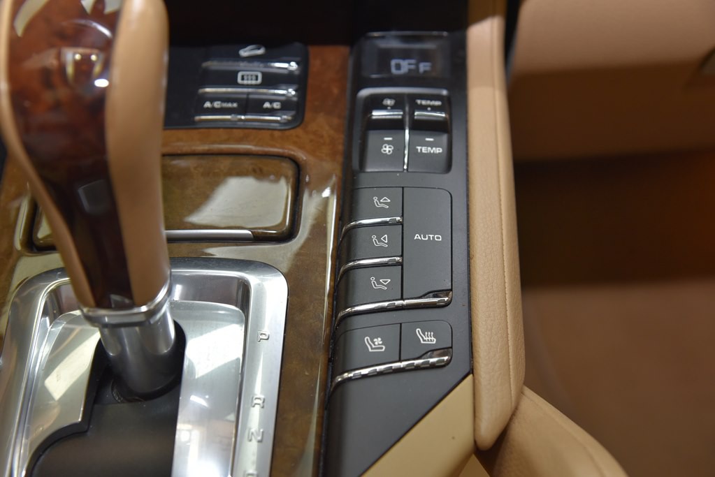 2014 Porsche Cayenne Image 48
