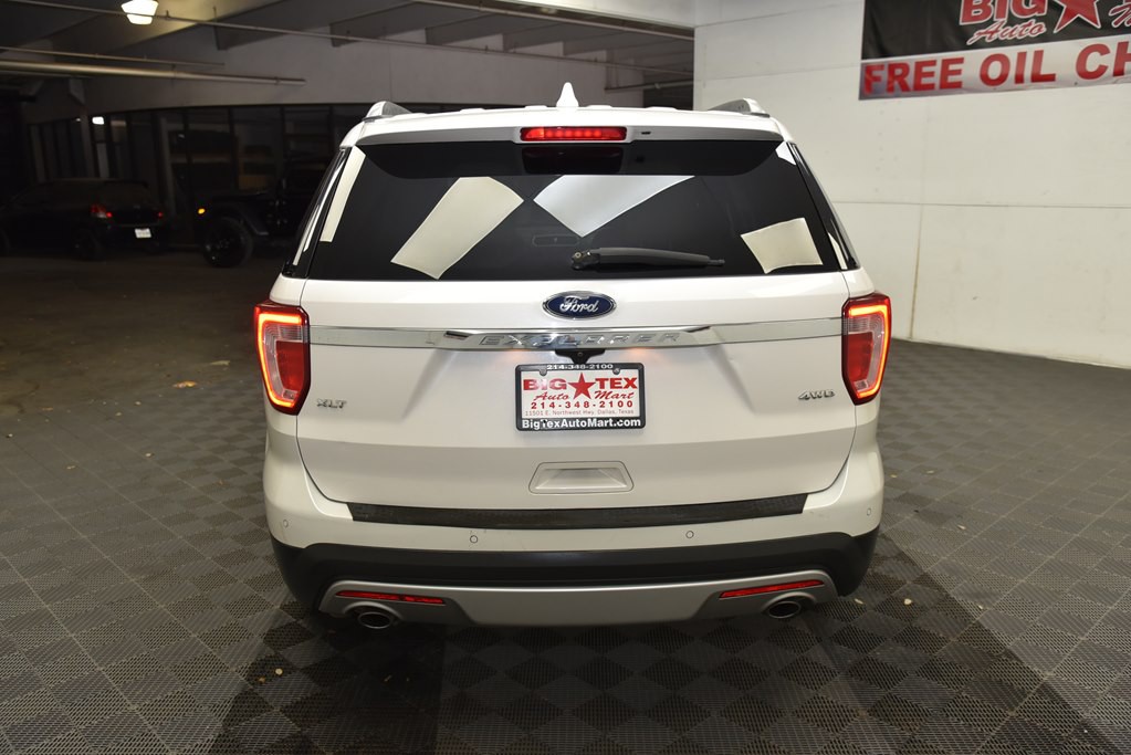 2017 Ford Explorer Image 4