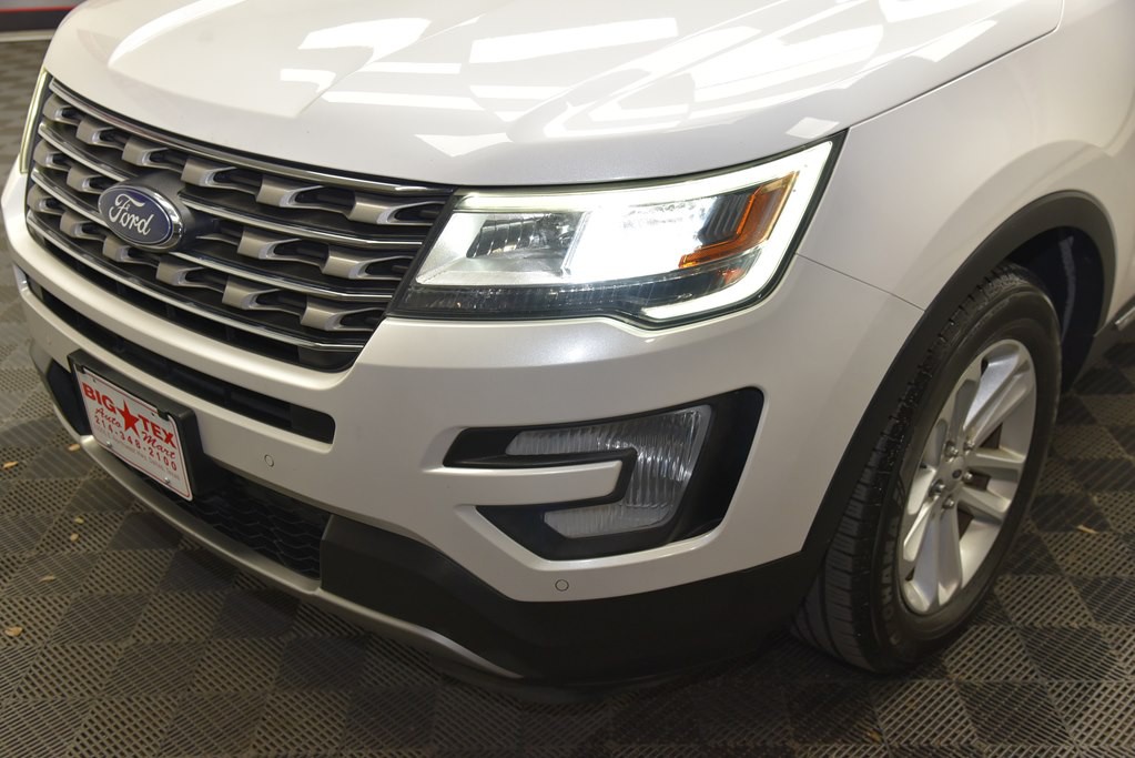 2017 Ford Explorer Image 9