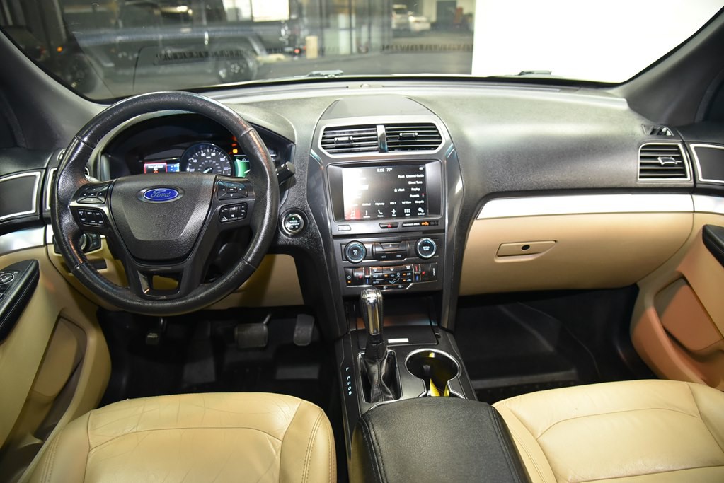 2017 Ford Explorer Image 18