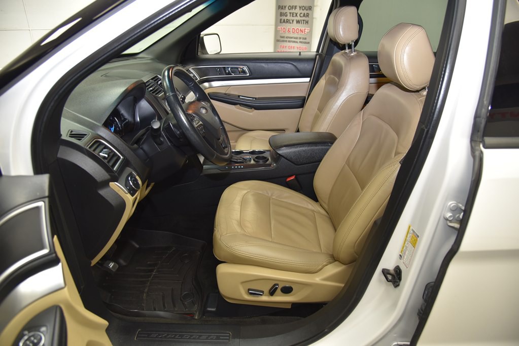 2017 Ford Explorer Image 24