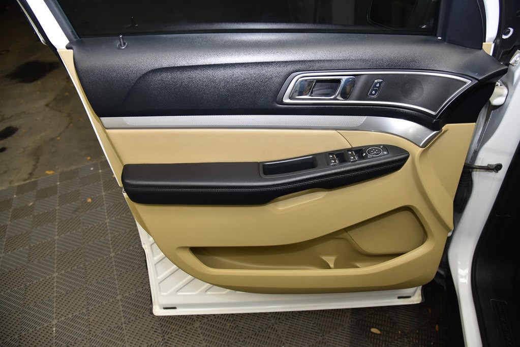 2017 Ford Explorer Image 25