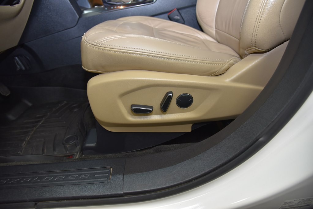 2017 Ford Explorer Image 26