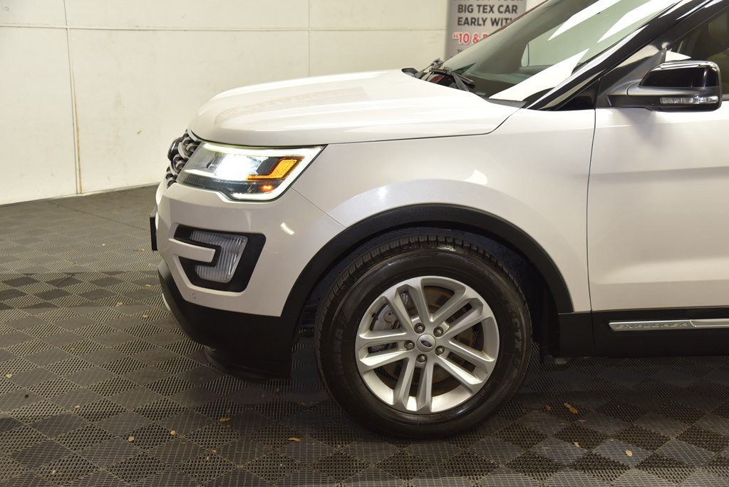 2017 Ford Explorer Image 32