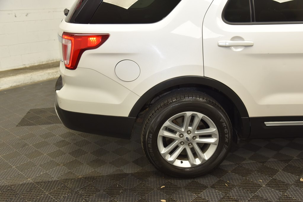 2017 Ford Explorer Image 34