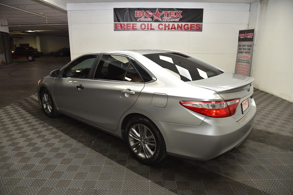 2017 Toyota Camry Image 3