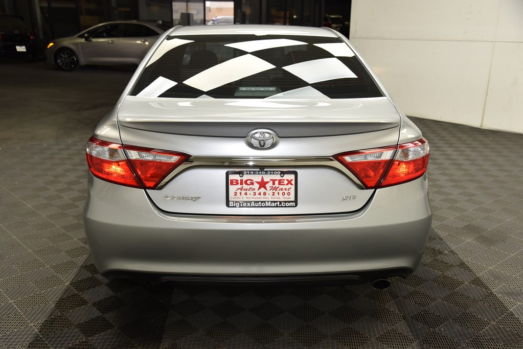 2017 Toyota Camry Image 4