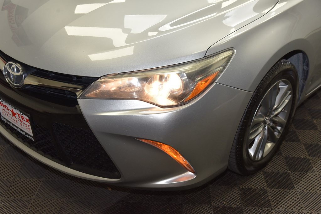 2017 Toyota Camry Image 9