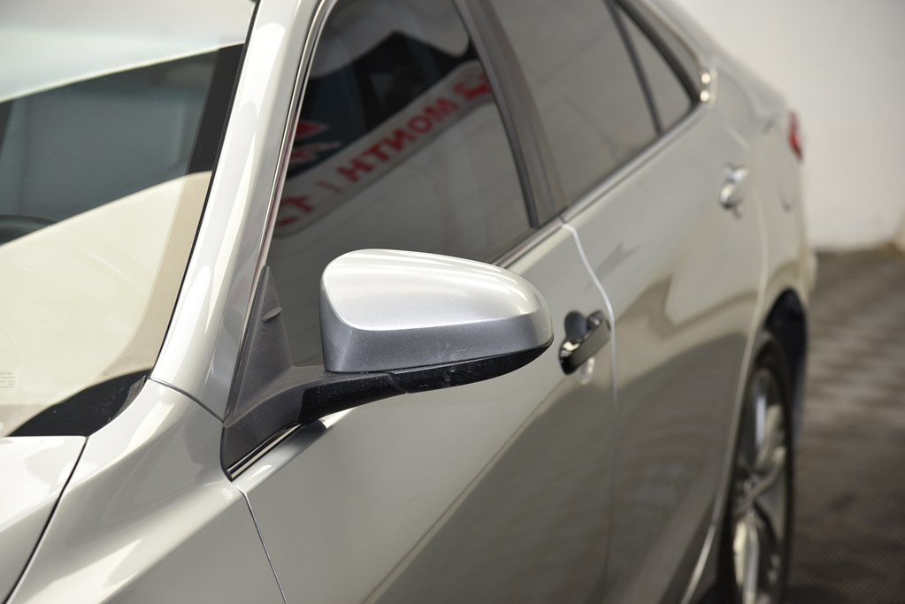 2017 Toyota Camry Image 10
