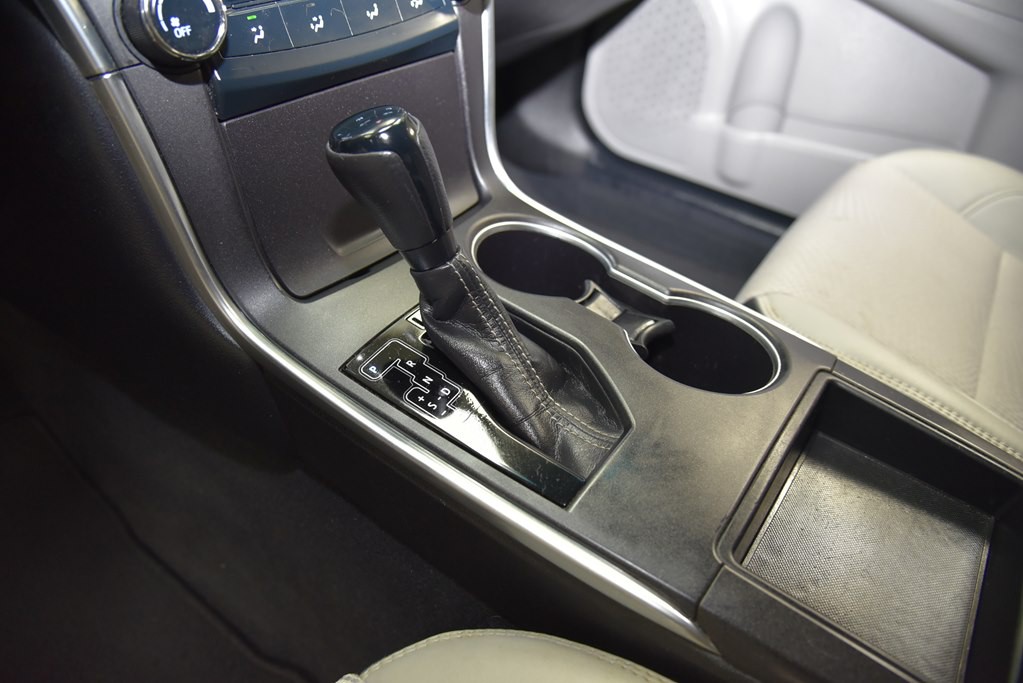 2017 Toyota Camry Image 25