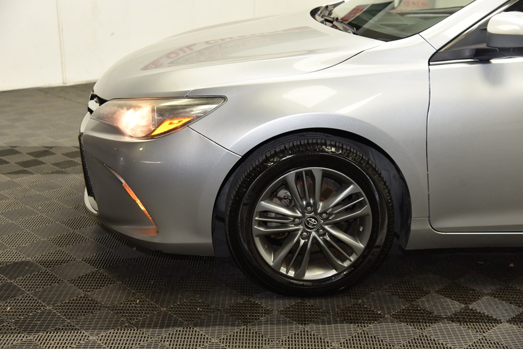 2017 Toyota Camry Image 26