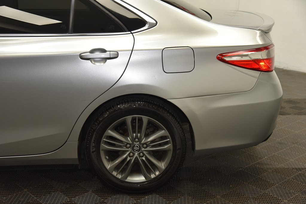 2017 Toyota Camry Image 27