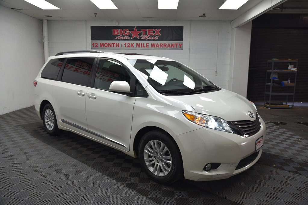 2016 Toyota Sienna Image 7