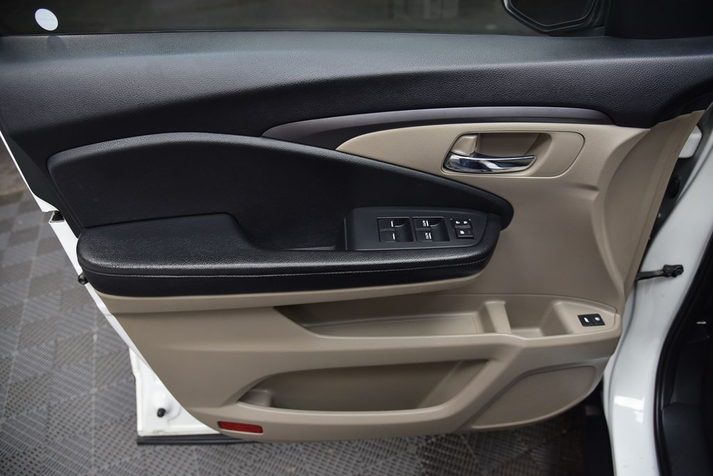 2016 Honda Pilot Image 43