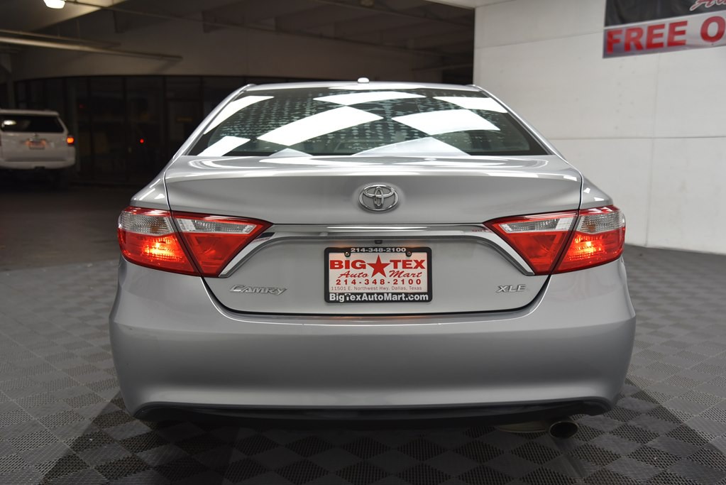 2017 Toyota Camry Image 4