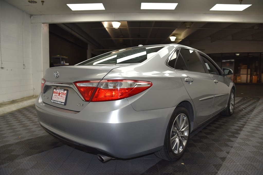 2017 Toyota Camry Image 5