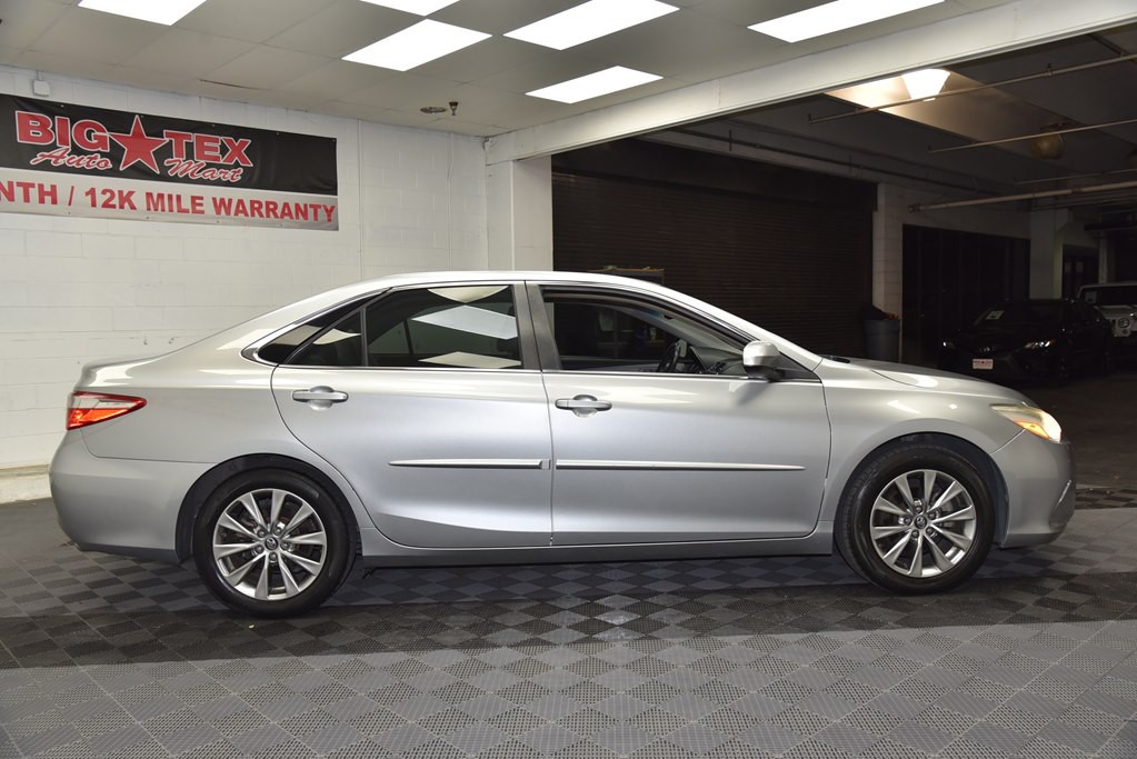 2017 Toyota Camry Image 6