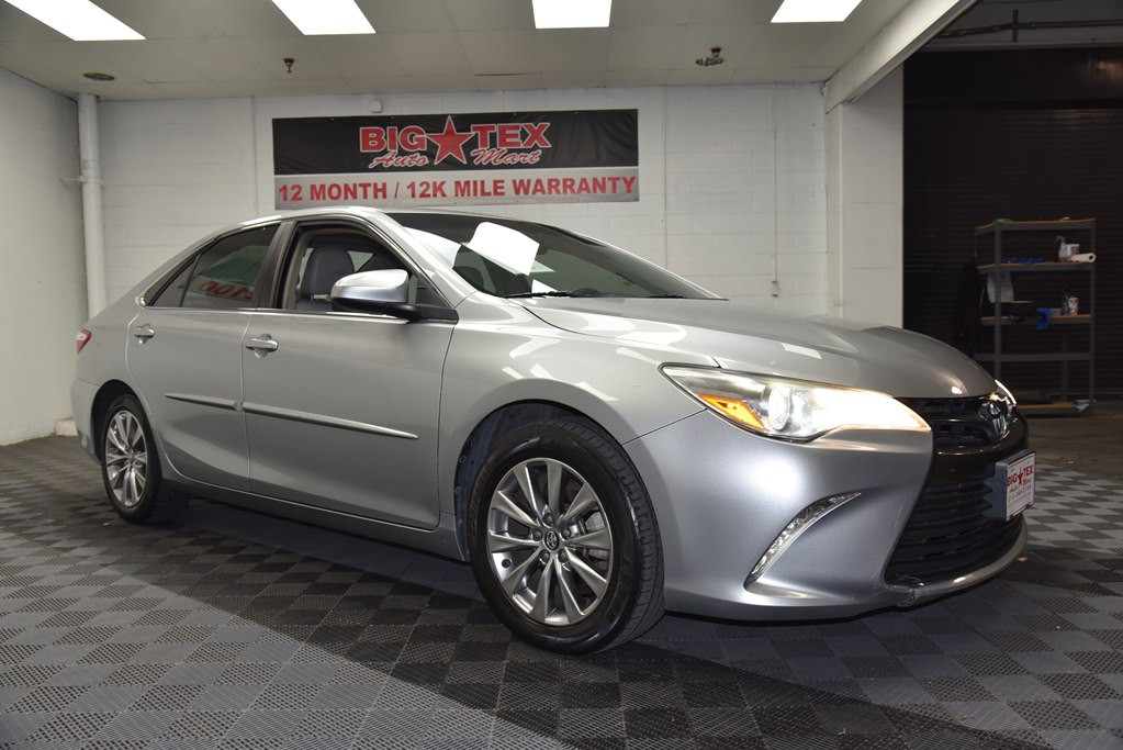 2017 Toyota Camry Image 7