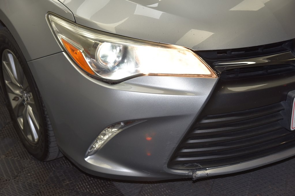 2017 Toyota Camry Image 13