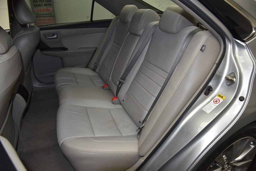 2017 Toyota Camry Image 20