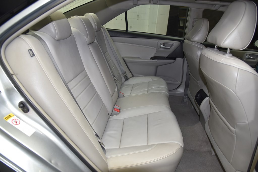 2017 Toyota Camry Image 23