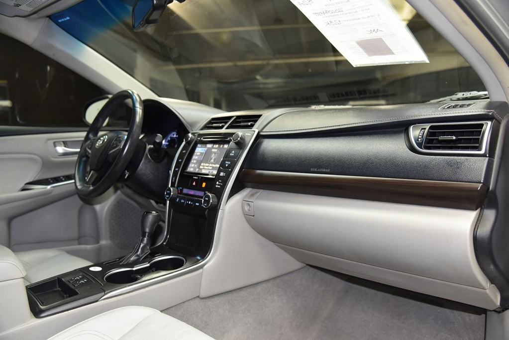2017 Toyota Camry Image 28