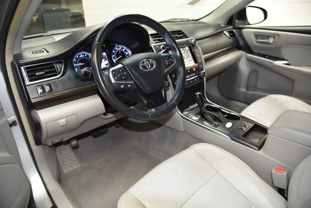 2017 Toyota Camry Image 34