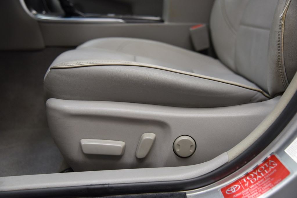 2017 Toyota Camry Image 36