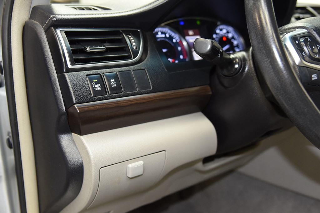 2017 Toyota Camry Image 37