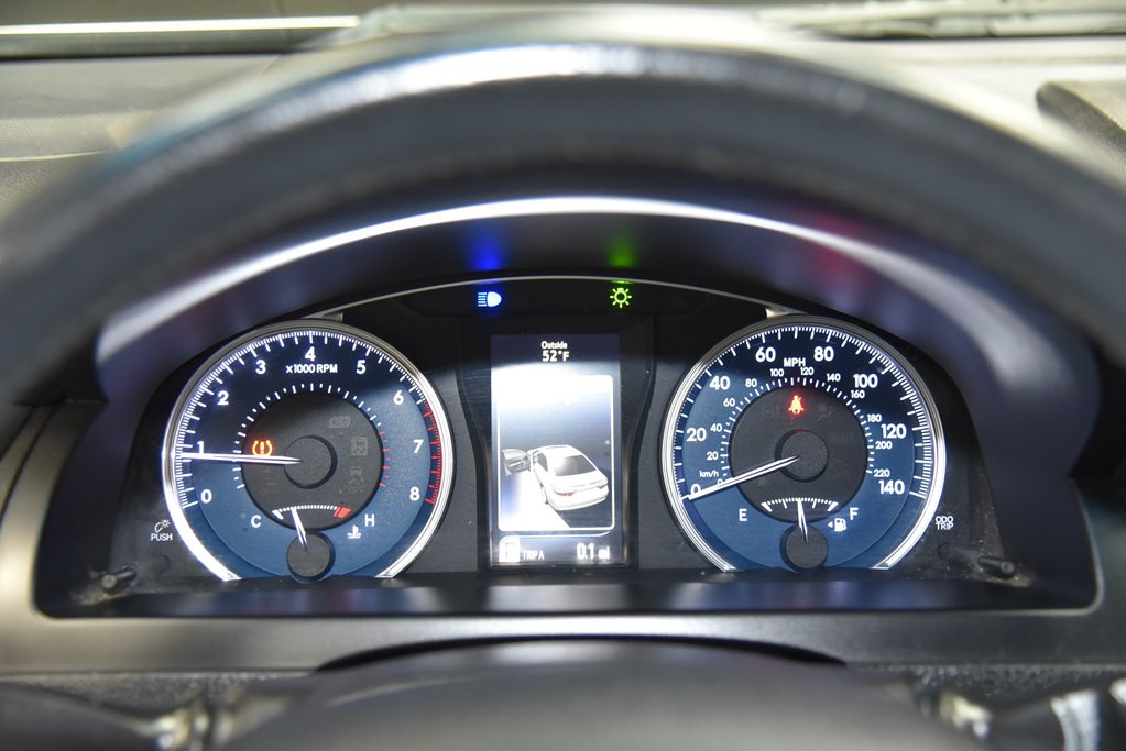 2017 Toyota Camry Image 39