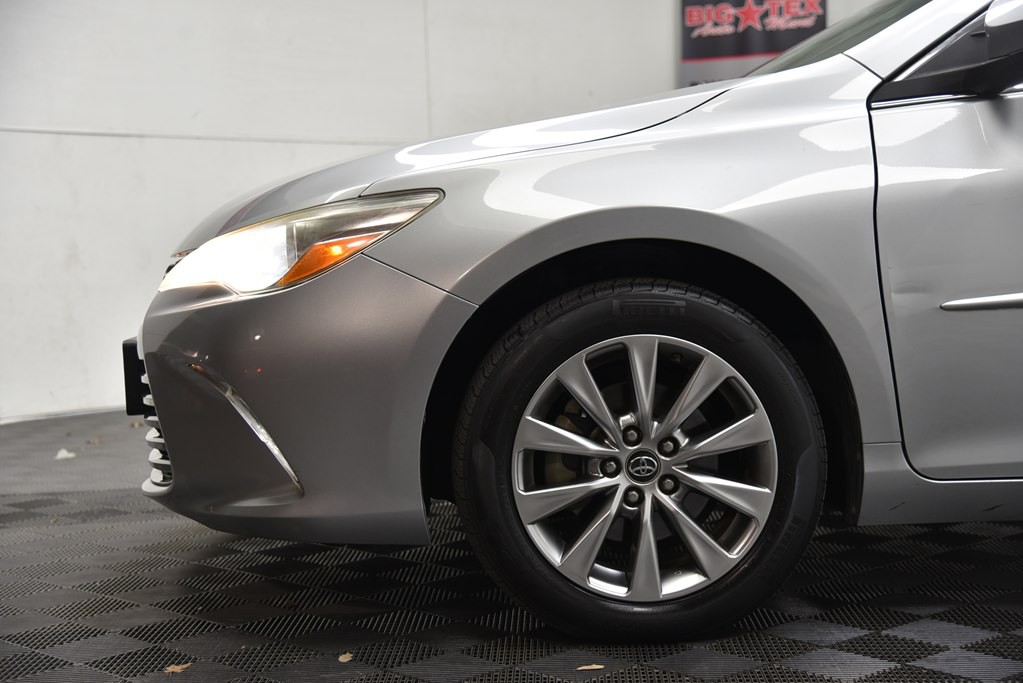 2017 Toyota Camry Image 46