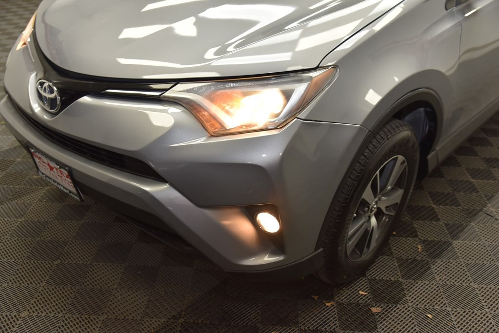 2016 Toyota Rav4 Image 9