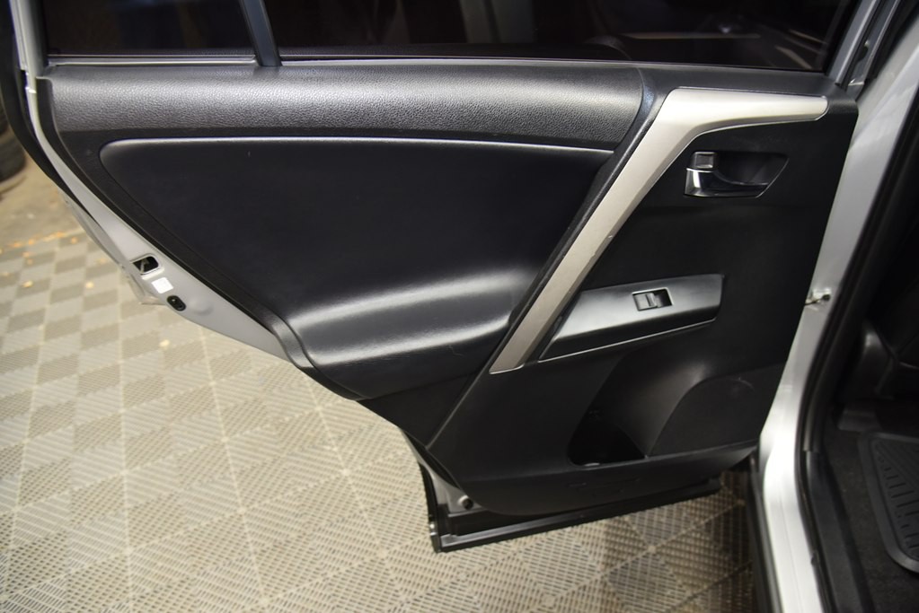 2016 Toyota Rav4 Image 16