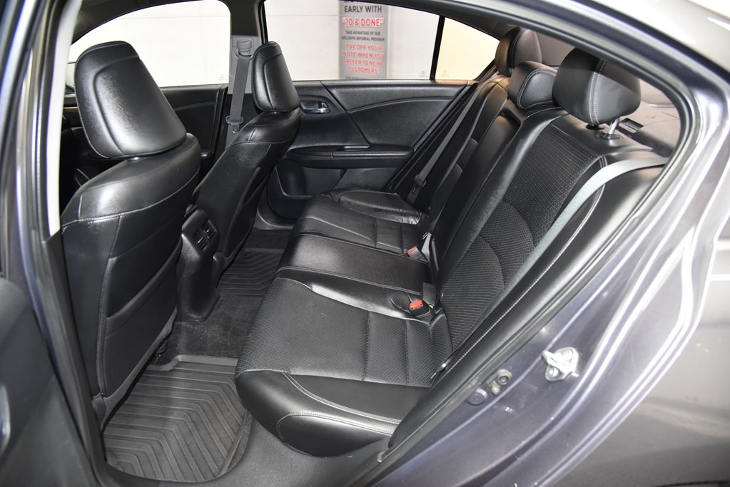 2016 Honda Accord Image 19