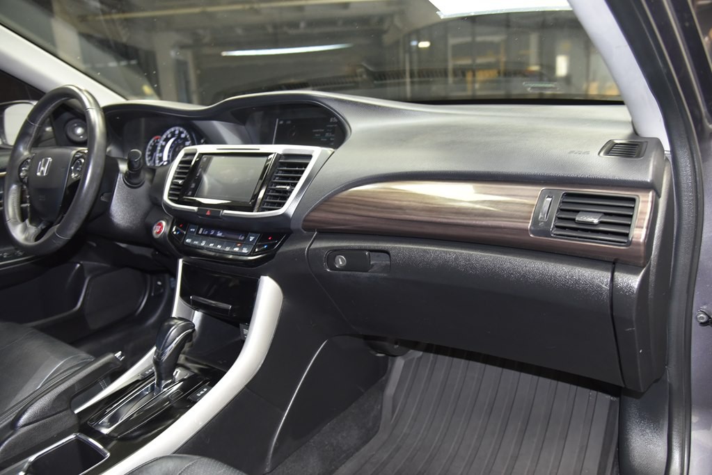 2016 Honda Accord Image 29