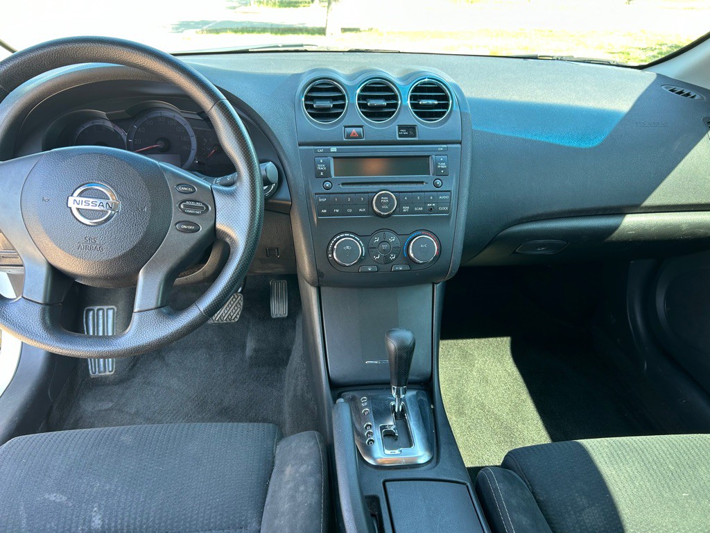 2013 Nissan Altima Image 10