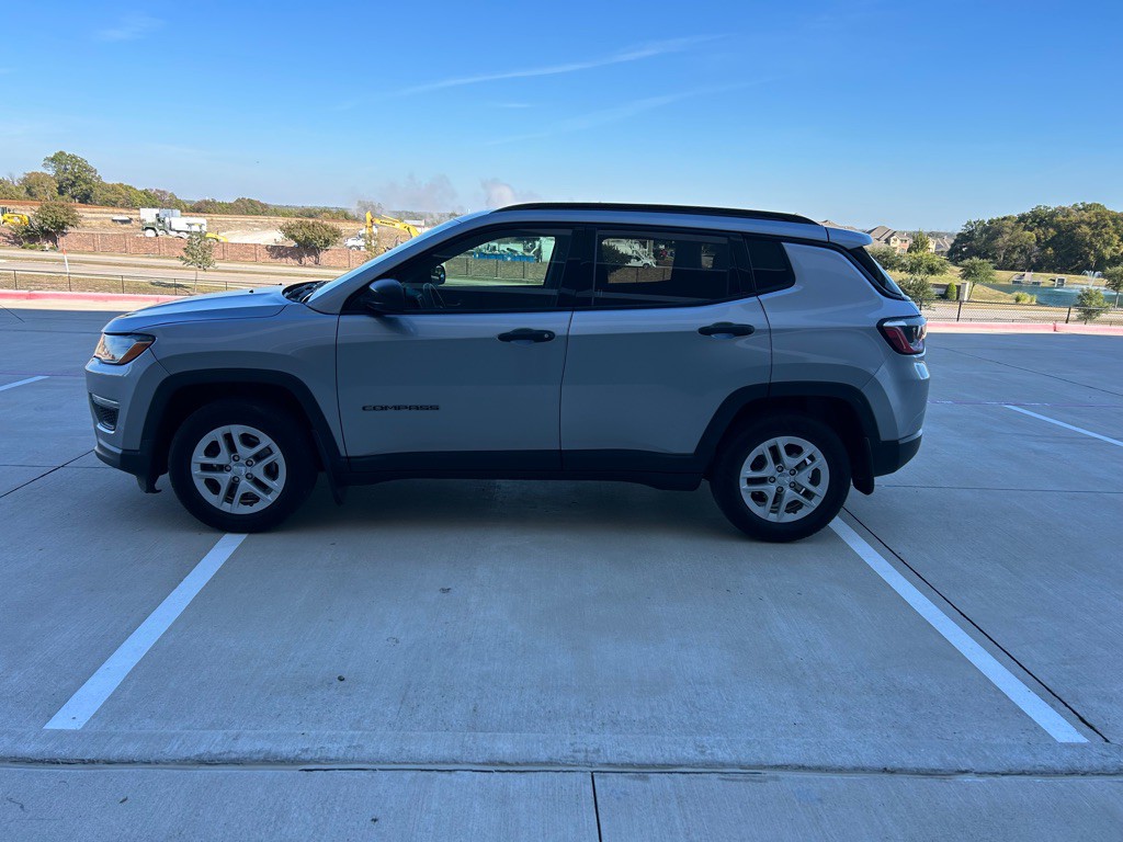 2018 Jeep Compass Image 1