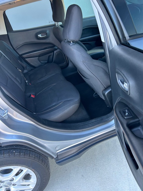 2018 Jeep Compass Image 11