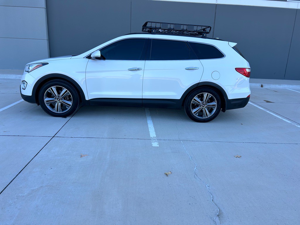 2014 Hyundai Santa Fe Image 1