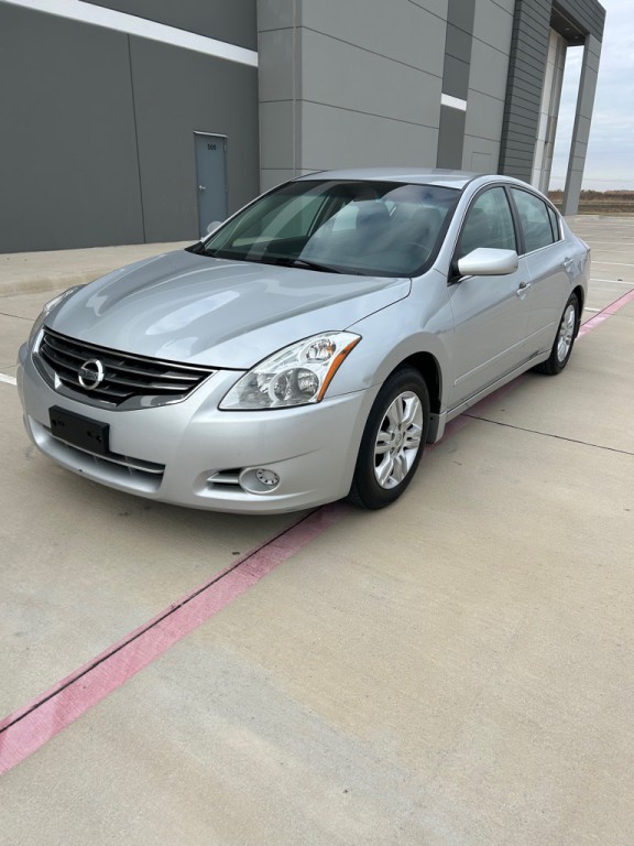 2011 Nissan Altima Image 2