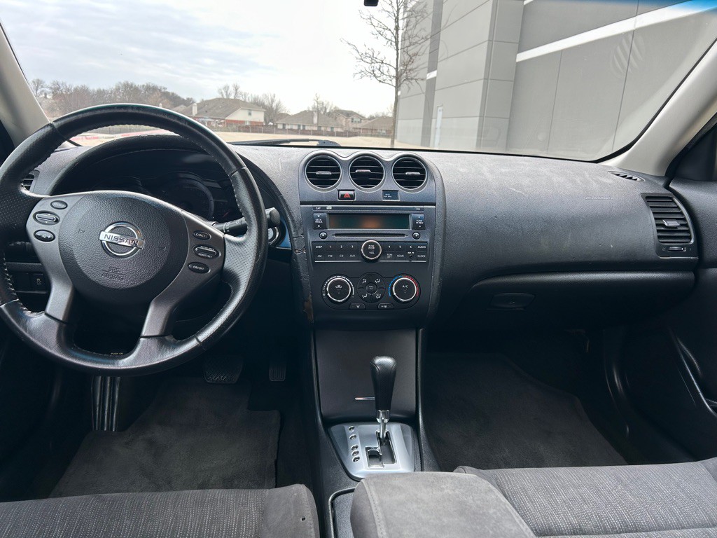 2011 Nissan Altima Image 11