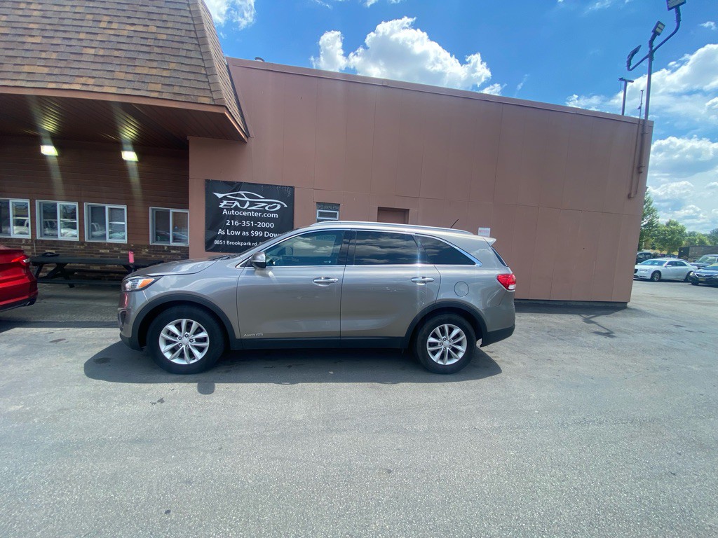 2017 Kia Sorento Image 3