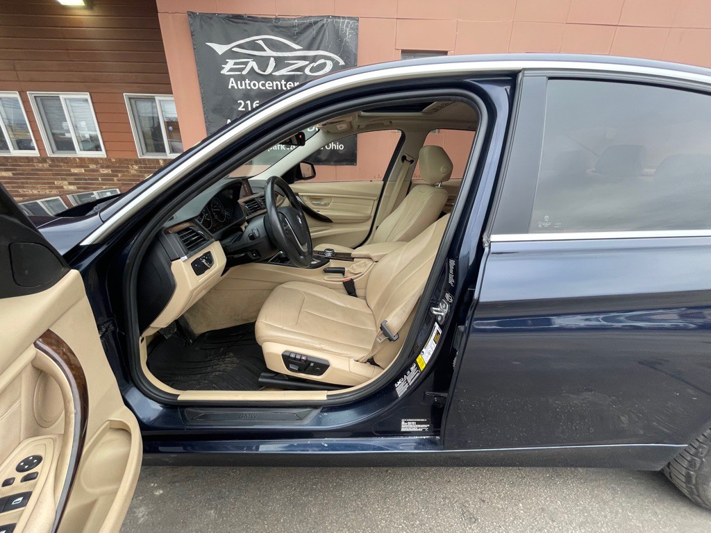 2015 BMW 3 Series Image 10