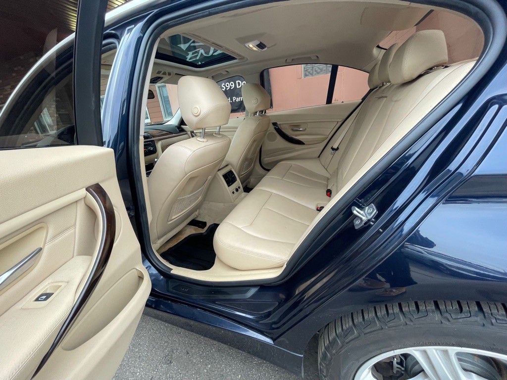 2015 BMW 3 Series Image 11