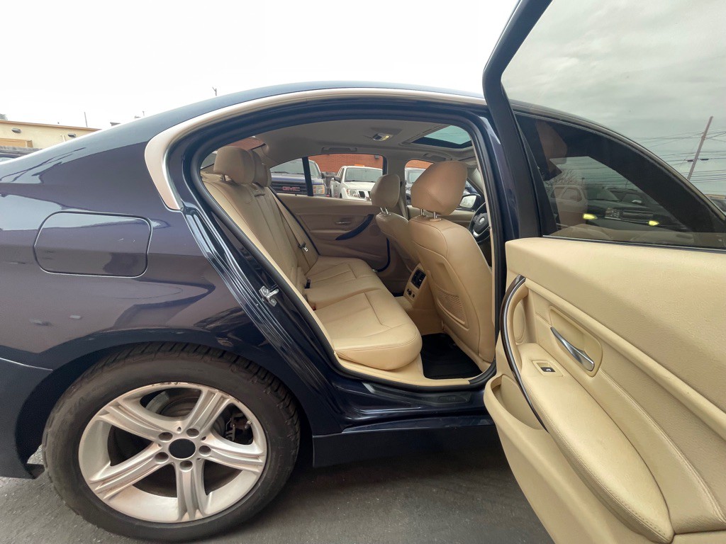 2015 BMW 3 Series Image 13