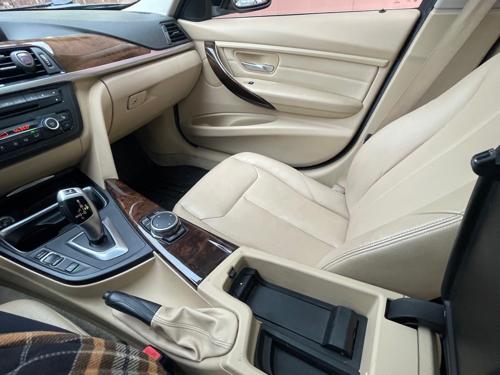 2015 BMW 3 Series Image 22